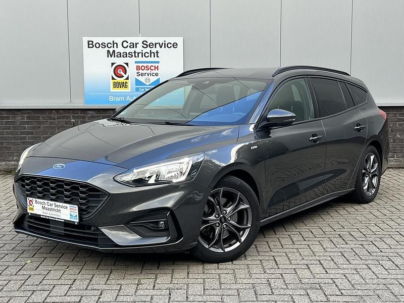 Grijs Gebruikt 2018 Ford Focus ST-Line Stationwagen | € 15.949 (Eerlijke prijs) - Afbeelding 1/4