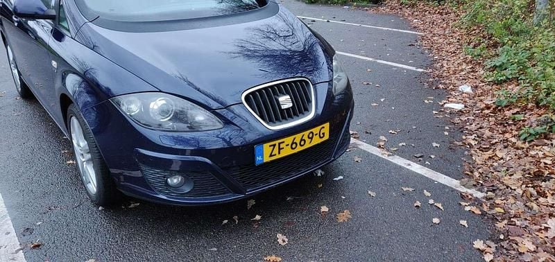 Blauw Gebruikt 2009 Seat Altea Reference MPV | € 2.850 (Eerlijke prijs) - Afbeelding 1/4