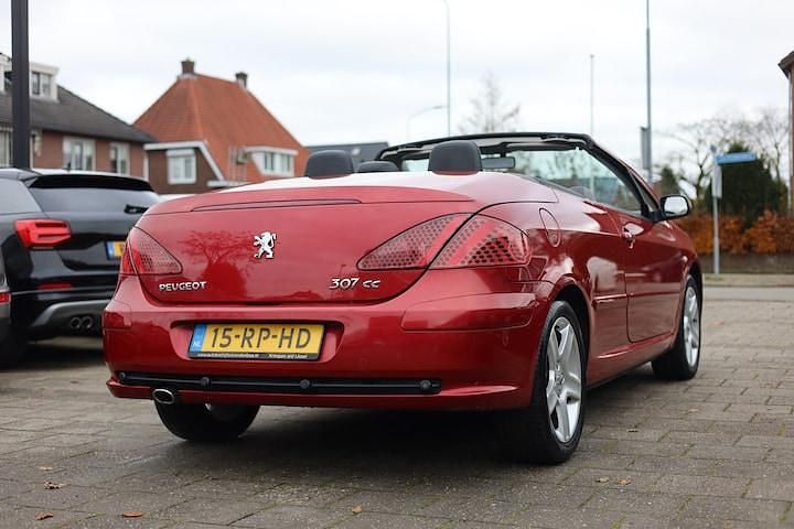 Occasion Peugeot 307 CC 142 PK (104 kW) 2005 Rood Cabriolet