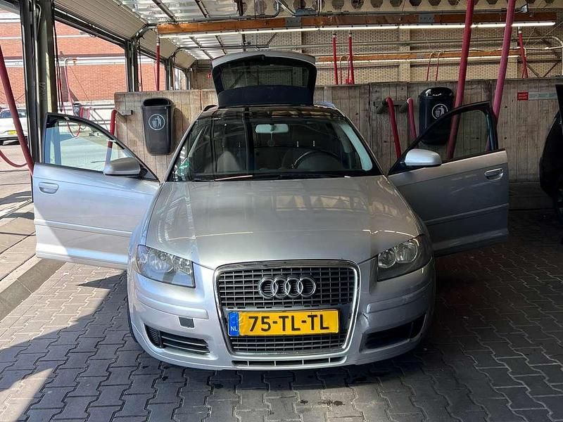 Zilver Gebruikt 2004 Audi A3 Hatchback | € 2.350 (Eerlijke prijs) - Afbeelding 1/4