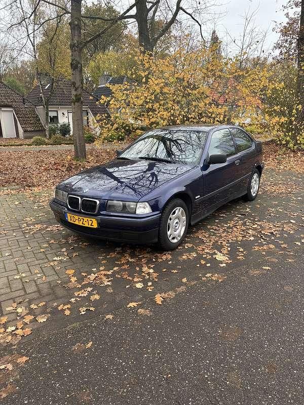 Blauw Gebruikt 1998 BMW 316 | € 4.250 (Eerlijke prijs) - Afbeelding 1/4