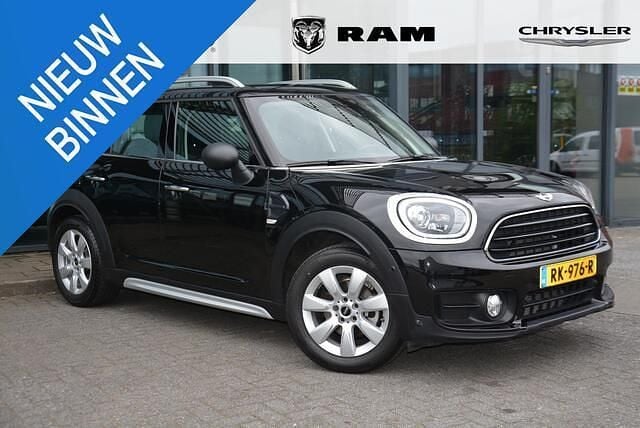 Zwart Gebruikt 2018 Mini One Countryman SUV | € 22.000 (Eerlijke prijs) - Afbeelding 1/4