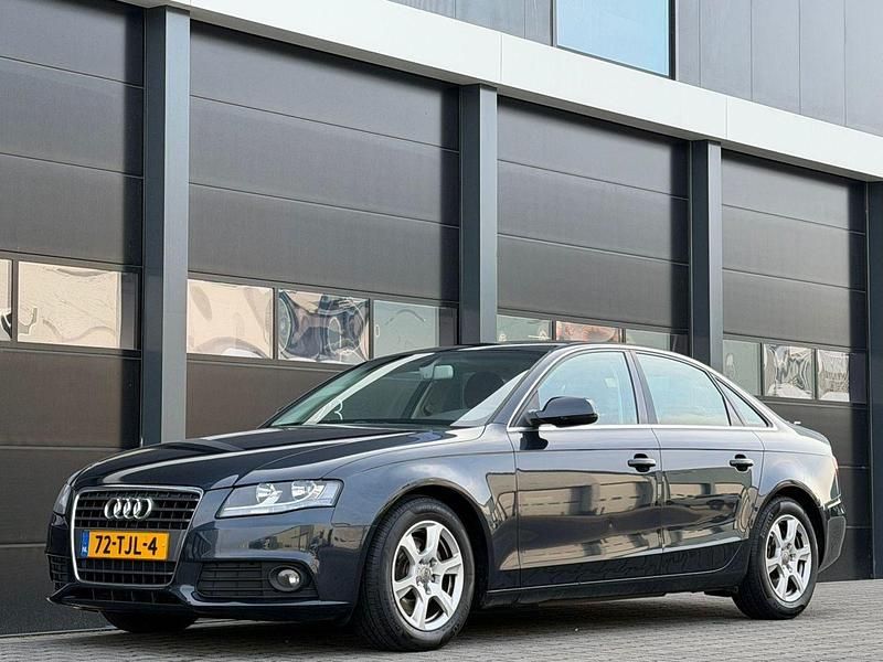 Blauw Occasion 2012 Audi A4 Sedan | € 5.950 (Eerlijke prijs) - Afbeelding 1/4