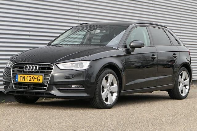 Zwart Occasion 2013 Audi A3 Sportback Ambition Hatchback | € 7.740 (Eerlijke prijs) - Afbeelding 1/4