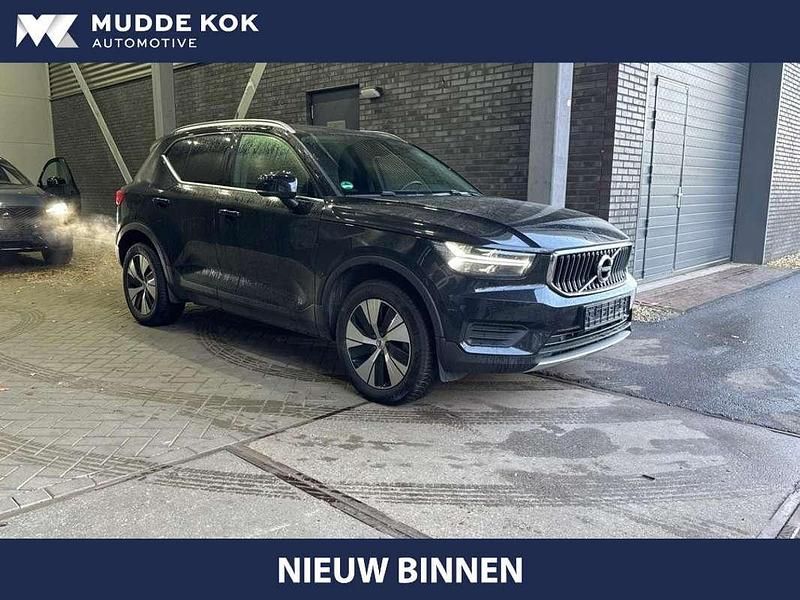 Zwart Gebruikt 2021 Volvo XC40 Inscription SUV | € 29.600 (Super prijs) - Afbeelding 1/4