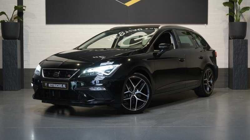 Zwart Gebruikt 2019 Seat Leon ST FR Stationwagen | € 23.250 - Afbeelding 1/4