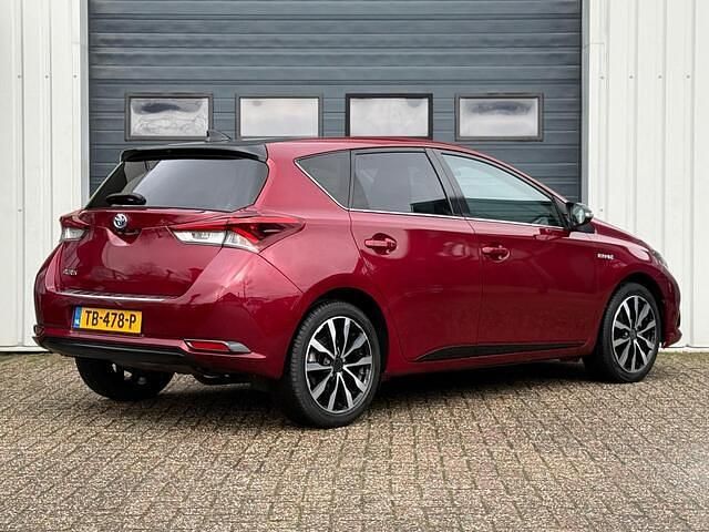 Occasion Toyota Auris Business Edition 99 PK (72 kW) 2018 Rood Hatchback