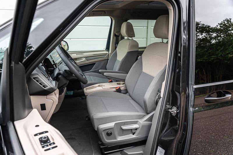 Nieuw VW Multivan Edition 245 PK (180 kW) 2025 Zwart Van