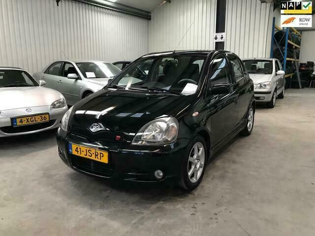 Zwart Gebruikt 2002 Toyota Yaris Sport Hatchback | € 3.950 (Iets duurder) - Afbeelding 1/4