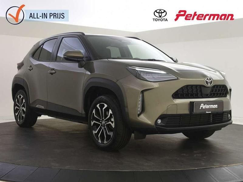 , metallic lak Gebruikt 2024 Toyota Yaris Cross Edition SUV | € 29.899 (Eerlijke prijs) - Afbeelding 1/4