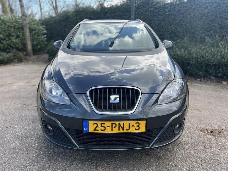 Occasion Seat Altea XL 125 PK (91 kW) 2011 Grijs MPV