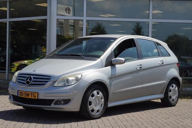 Grijs Gebruikt 2006 Mercedes B180 MPV | € 1.001 - Afbeelding 1/4