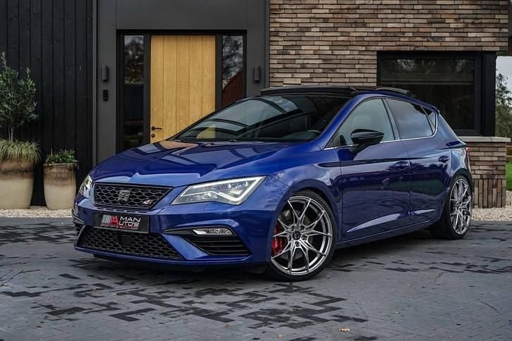Blauw (metallic) Gebruikt 2017 Cupra Leon Hatchback | € 24.850 (Iets duurder) - Afbeelding 1/4