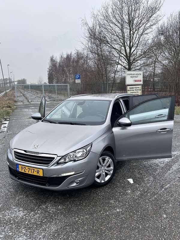 Grijs Occasion 2015 Peugeot 308 GT-line MPV | € 6.500 (Eerlijke prijs) - Afbeelding 1/4