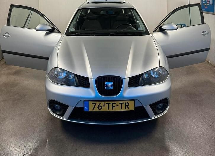 Occasion Seat Ibiza 101 PK (74 kW) 2006 Grijs Hatchback