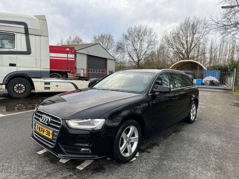 Zwart Gebruikt 2013 Audi A4 Stationwagen | € 9.950 (Iets duurder) - Afbeelding 1/4