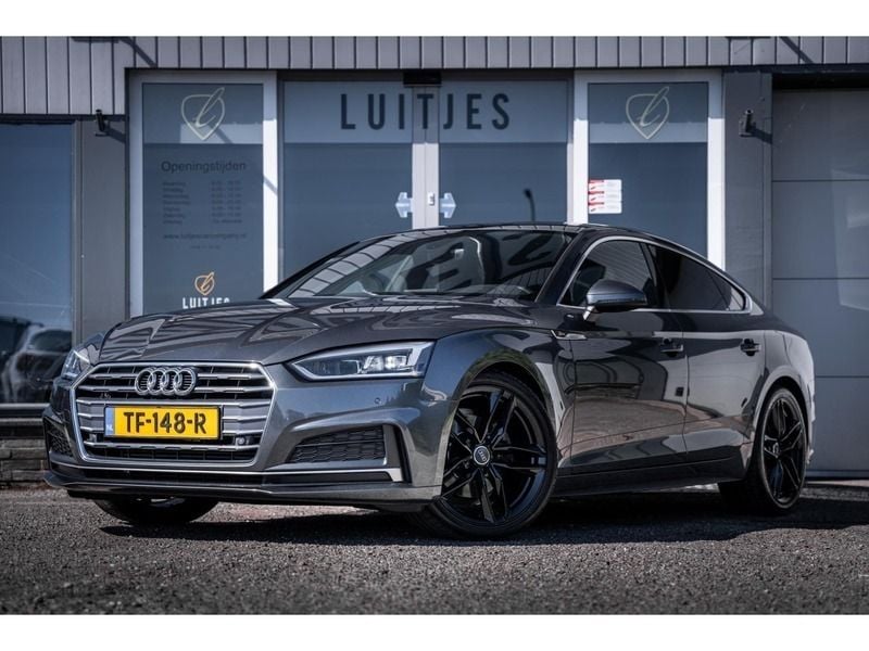Grijs Gebruikt 2018 Audi A5 S-Line Coupé | € 27.400 (Eerlijke prijs) - Afbeelding 1/4