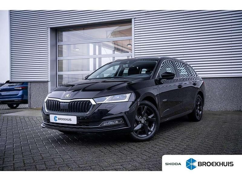 Zwart Occasion 2022 Skoda Octavia Business Line Stationwagen | € 24.900 (Eerlijke prijs) - Afbeelding 1/4