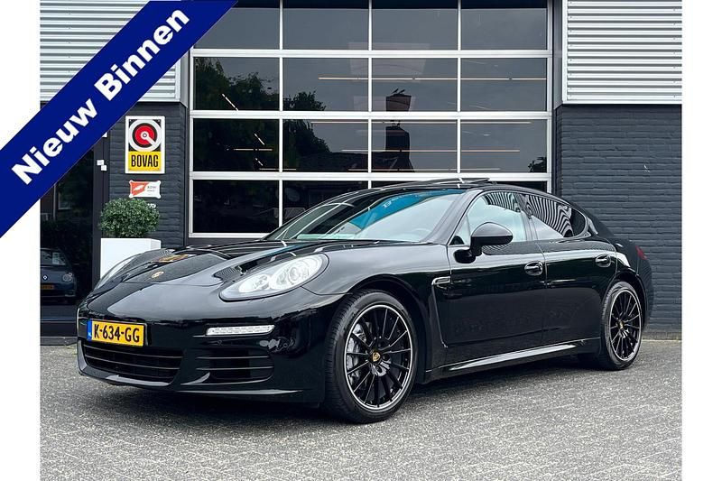 Zwart Gebruikt 2015 Porsche Panamera Sedan | € 38.995 - Afbeelding 1/4