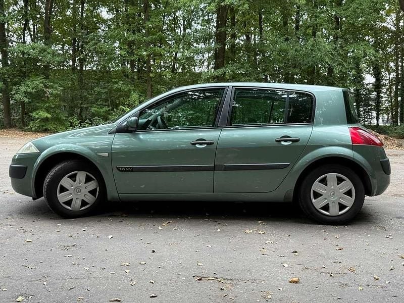 Groen Gebruikt 2003 Renault Mégane II Basis Hatchback | € 850 (Eerlijke prijs) - Afbeelding 1/4