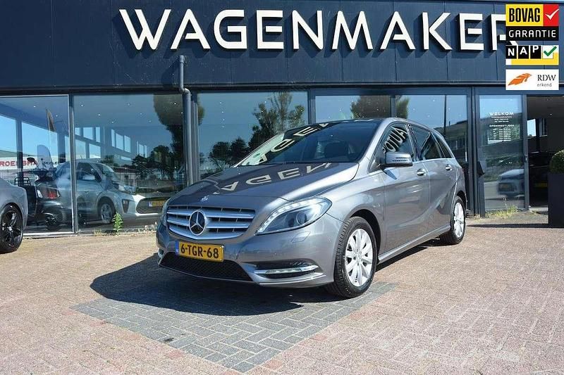 Grijs Gebruikt 2014 Mercedes B180 Ambition MPV | € 7.950 (Super prijs) - Afbeelding 1/4