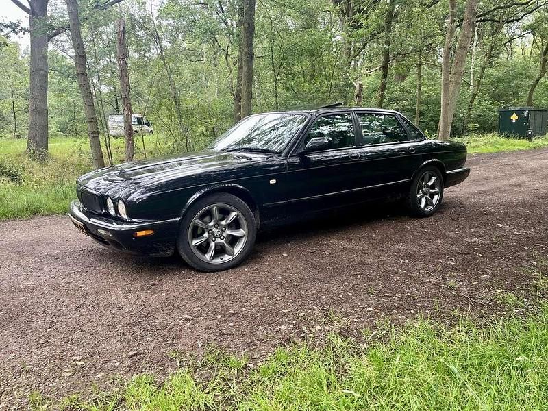 Gebruikt 2000 Jaguar XJ8 Executive Sedan | € 6.250 - Afbeelding 1/4