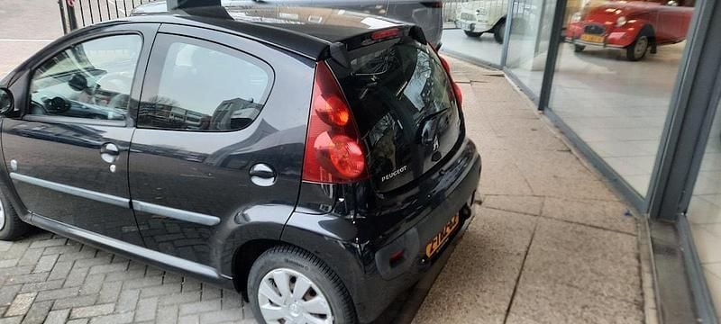 Occasion Peugeot 107 Envy 68 PK (50 kW) 2014 Zwart Hatchback