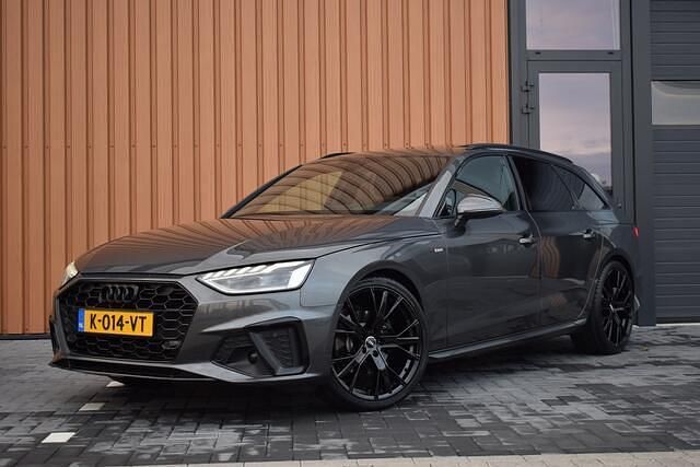Grijs Gebruikt 2021 Audi A4 Black Edition Stationwagen | € 31.950 (Iets duurder) - Afbeelding 1/4