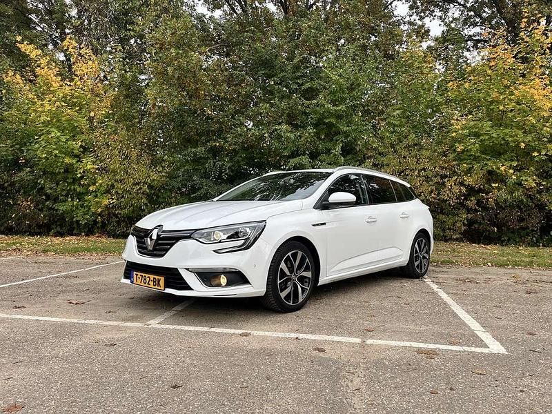 Occasion Renault Mégane GrandTour Bose Edition 132 PK (97 kW) 2018 Wit Stationwagen