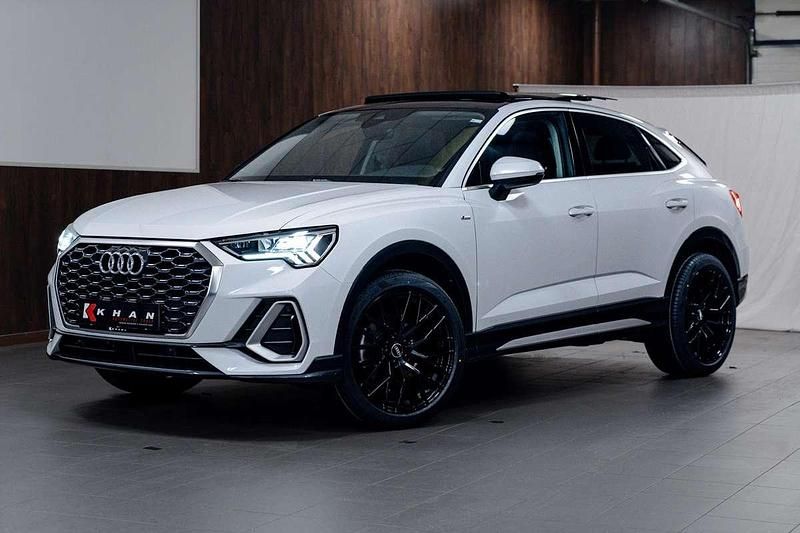 Wit Gebruikt 2024 Audi Q3 Sportback S-Line SUV | € 42.800 (Eerlijke prijs) - Afbeelding 1/4