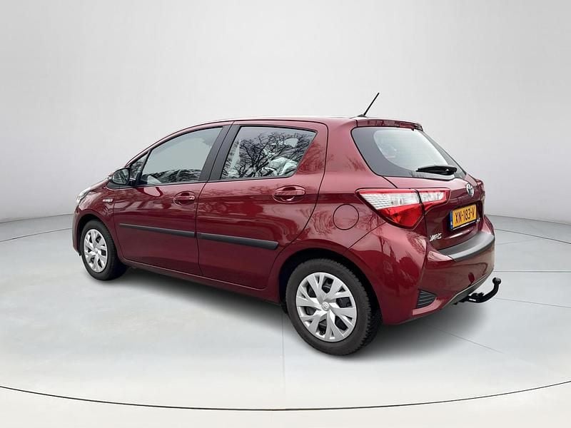 Occasion Toyota Yaris Hybrid Active 101 PK (74 kW) 2019 Rood Hatchback