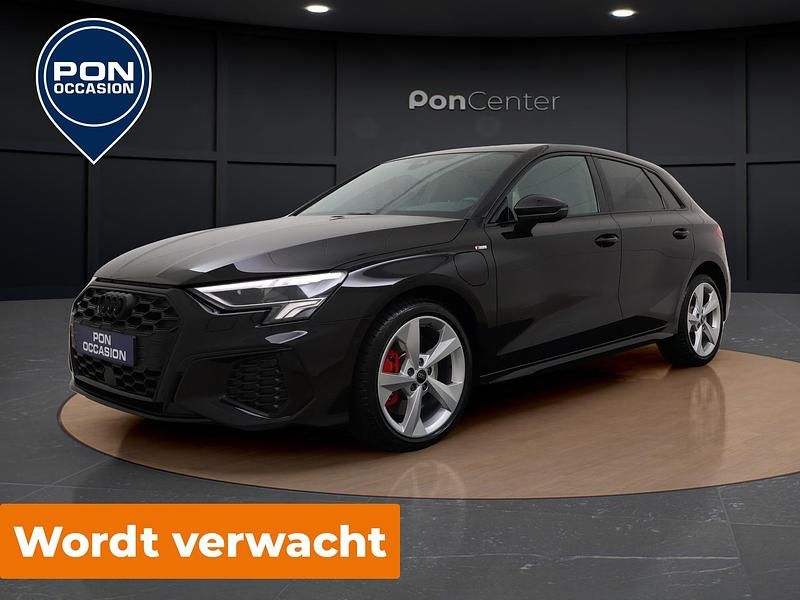 Zwart Gebruikt 2023 Audi A3 Sportback Competition Hatchback | € 33.950 (Goede deal) - Afbeelding 1/3