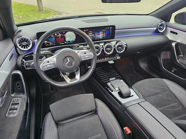 Occasion Mercedes A250 AMG line 160 PK (117 kW) 2022 Zwart Hatchback