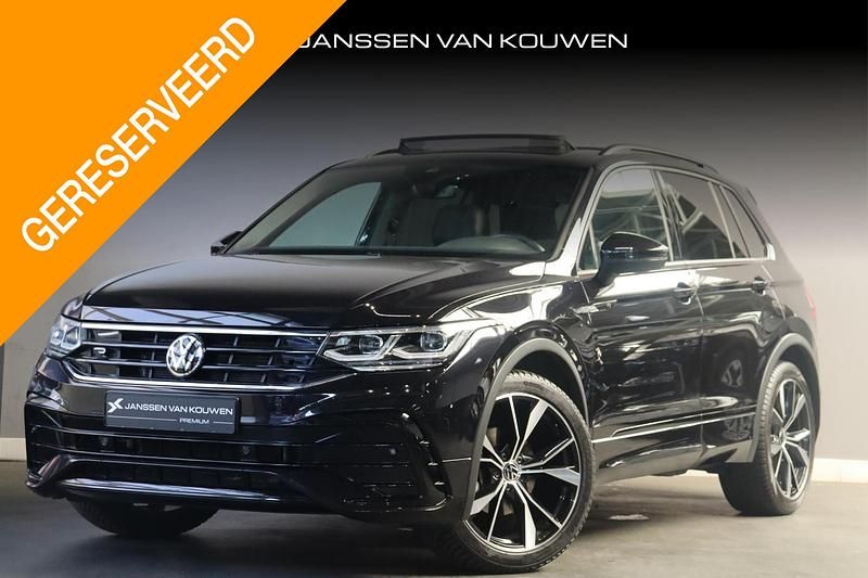 Zwart Gebruikt 2021 VW Tiguan R-line SUV | € 33.885 (Eerlijke prijs) - Afbeelding 1/4