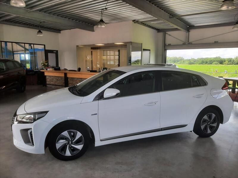 Wit Occasion 2019 Hyundai Ioniq Comfort Hatchback | € 16.995 (Eerlijke prijs) - Afbeelding 1/4