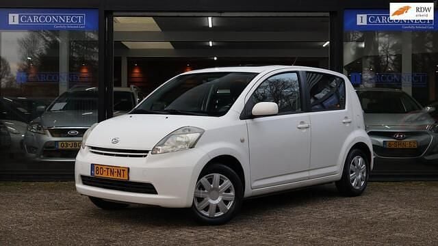 Occasion Daihatsu Sirion 69 PK (50 kW) 2006 Wit Hatchback