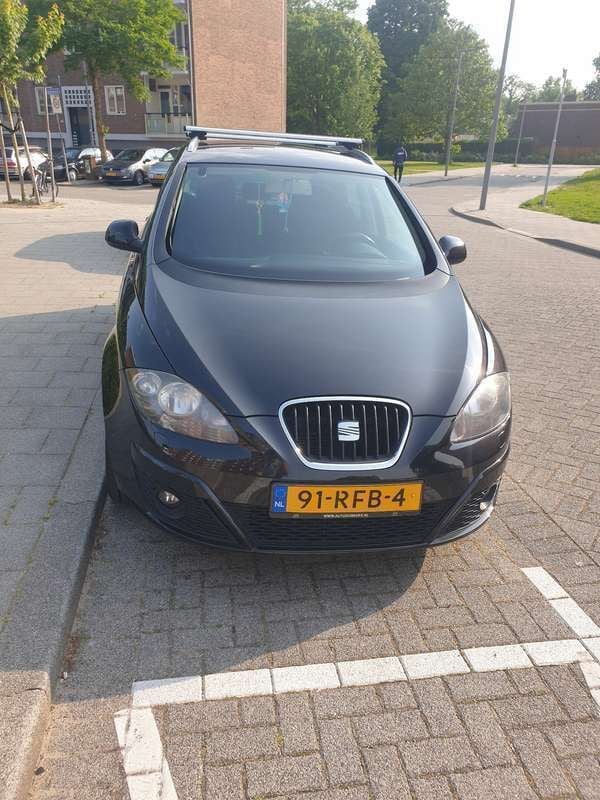 Zwart Gebruikt 2011 Seat Altea XL Style MPV | € 3.200 (Eerlijke prijs) - Afbeelding 1/4