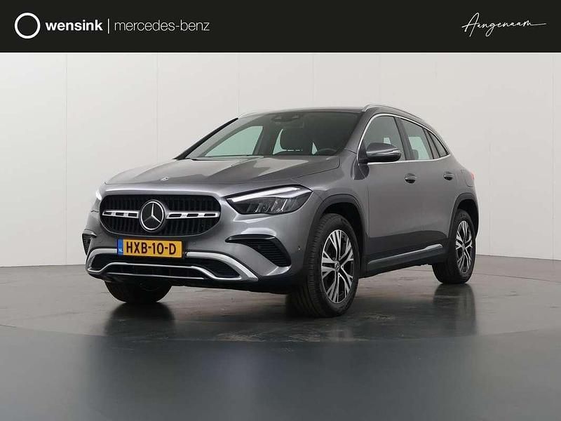 Grijs Gebruikt 2023 Mercedes GLA250 Business SUV | € 39.850 (Goede deal) - Afbeelding 1/4