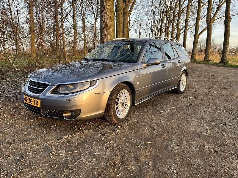Grijs (metallic) Occasion 2008 Saab 9-5 Vector Stationwagen | € 3.250 (Eerlijke prijs) - Afbeelding 1/4