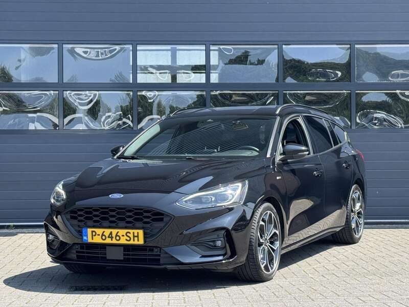 Zwart Gebruikt 2021 Ford Focus Business Edition Stationwagen | € 19.499 (Eerlijke prijs) - Afbeelding 1/4
