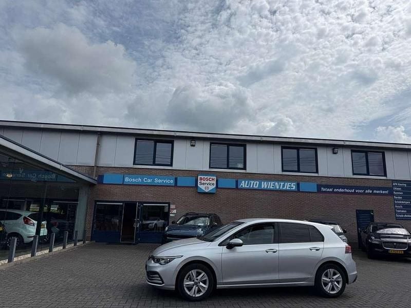 Grijs Gebruikt 2020 VW Golf VIII Business Hatchback | € 15.450 (Eerlijke prijs) - Afbeelding 1/4