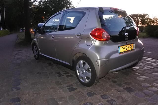 Occasion Toyota Aygo 68 PK (50 kW) 2007 Bruin Hatchback