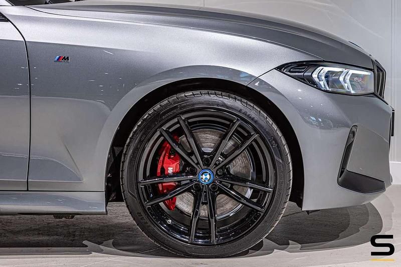 Occasion BMW 320e M Sport 163 PK (119 kW) 2024 Grijs (metallic) Stationwagen