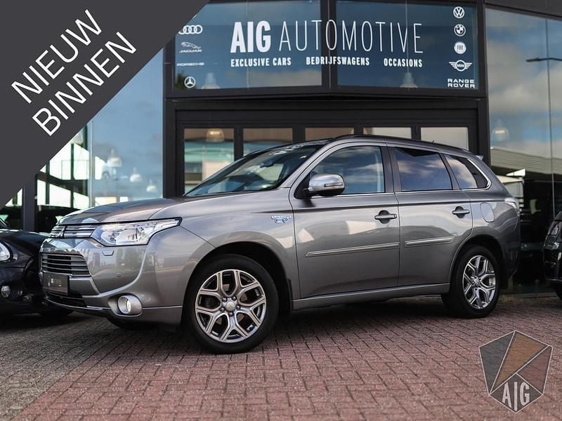Grijs Gebruikt 2013 Mitsubishi Outlander P-HEV Instyle SUV | € 9.950 (Goede deal) - Afbeelding 1/4