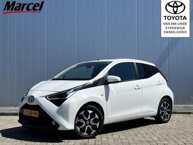Wit Gebruikt 2021 Toyota Aygo Hatchback | € 12.950 (Iets duurder) - Afbeelding 1/4