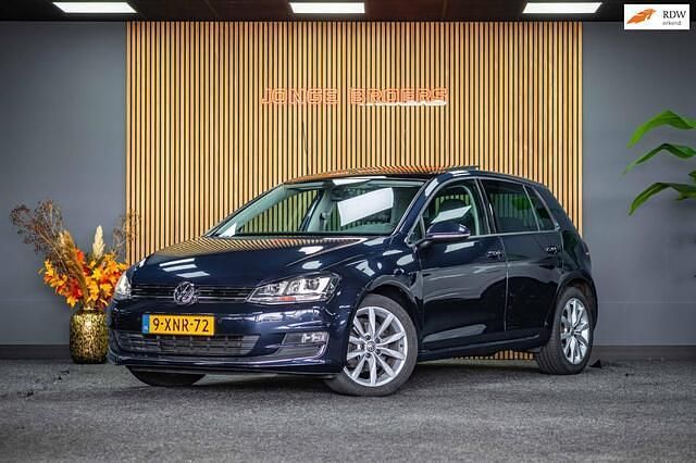 Blauw Gebruikt 2014 VW Golf VII Highline Hatchback | € 11.950 (Eerlijke prijs) - Afbeelding 1/4