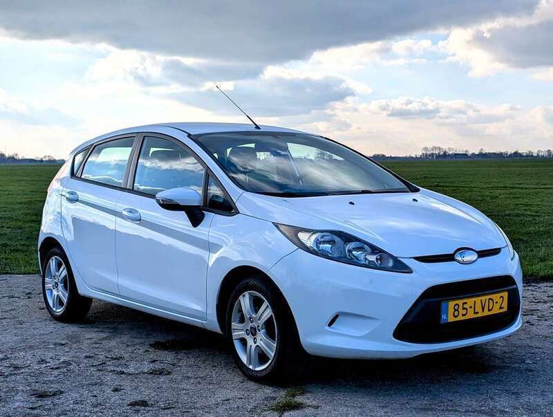 Wit Gebruikt 2010 Ford Fiesta Limited Hatchback | € 4.200 - Afbeelding 1/4