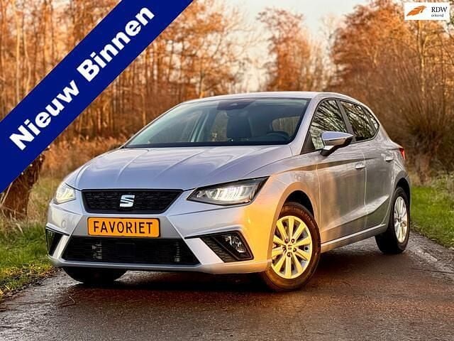 Zilver Gebruikt 2024 Seat Ibiza Business Hatchback | € 19.999 (Super prijs) - Afbeelding 1/4