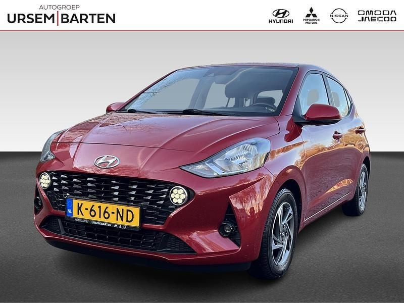 Rood Gebruikt 2021 Hyundai i10 Comfort Hatchback | € 11.230 (Eerlijke prijs) - Afbeelding 1/4