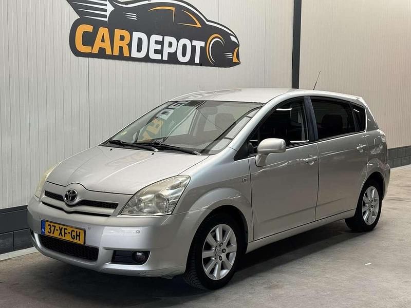 Grijs Gebruikt 2007 Toyota Verso MPV | € 2.699 (Eerlijke prijs) - Afbeelding 1/4